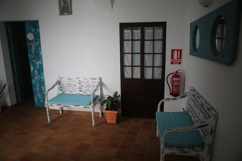 Wake Up In Tarifa Hostel & Restaurant Lounge Екстериор снимка