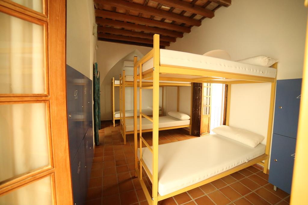 Wake Up In Tarifa Hostel & Restaurant Lounge Стая снимка