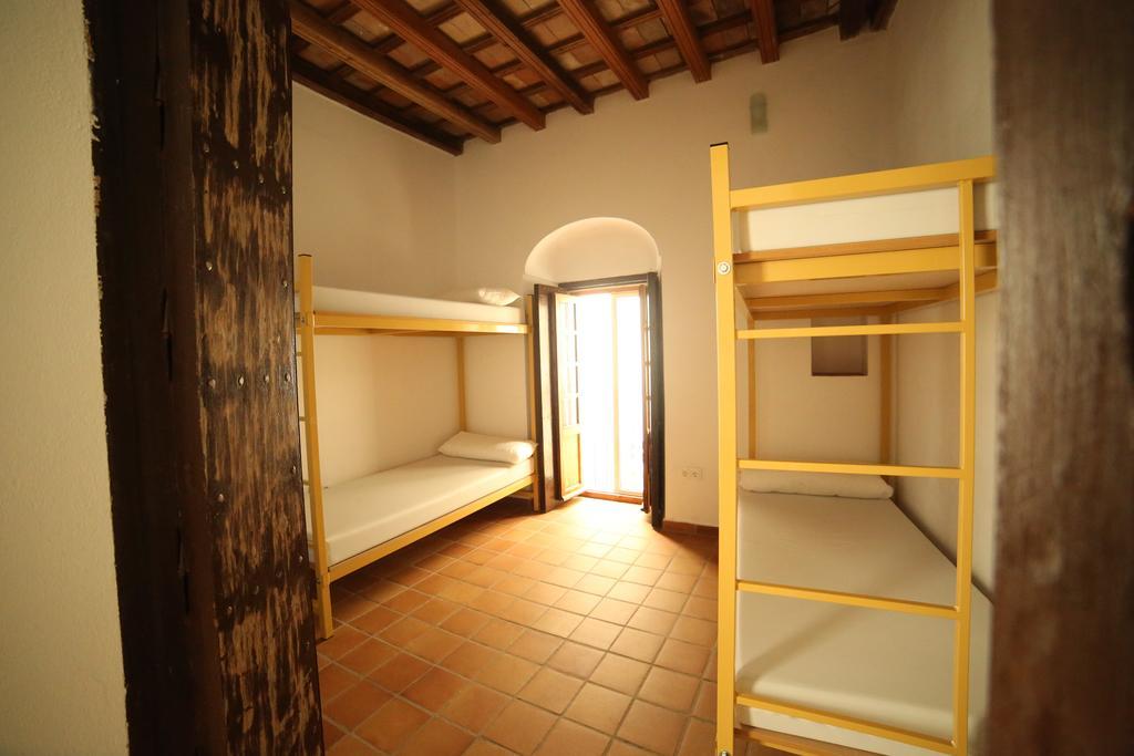 Wake Up In Tarifa Hostel & Restaurant Lounge Стая снимка