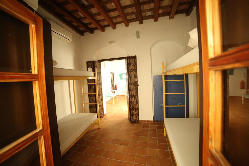 Wake Up In Tarifa Hostel & Restaurant Lounge Стая снимка